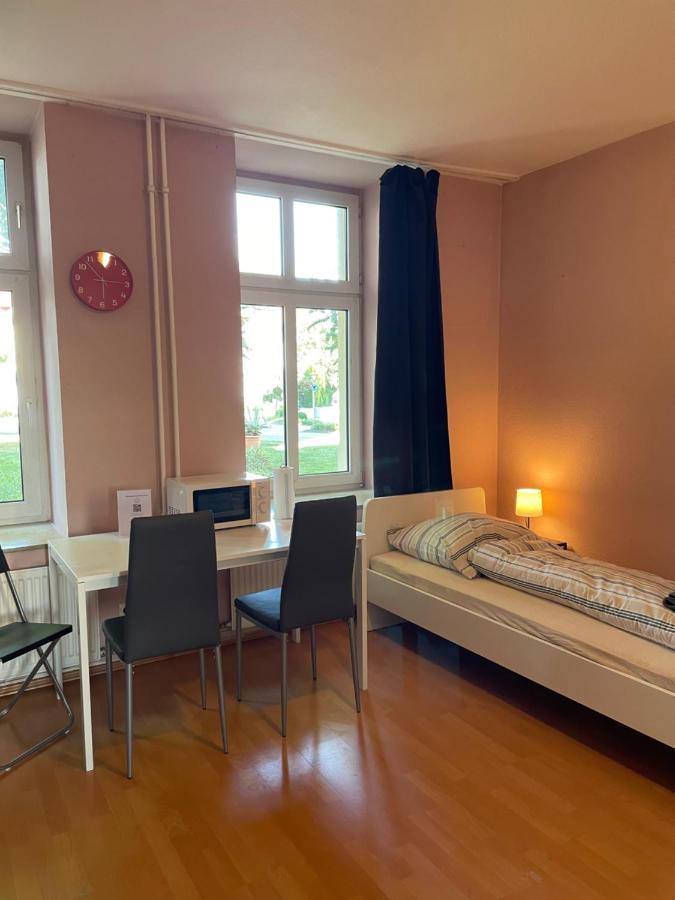 Monteurwohnungen In Der Residenz Am Kurpark Appartement *