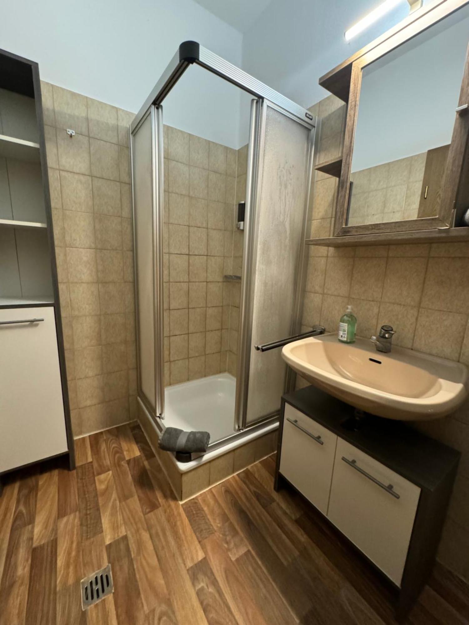 Monteurwohnungen In Der Residenz Am Kurpark Appartement *